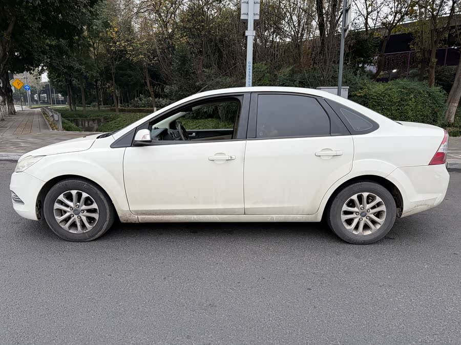 Ford Focus 2014 car image #5