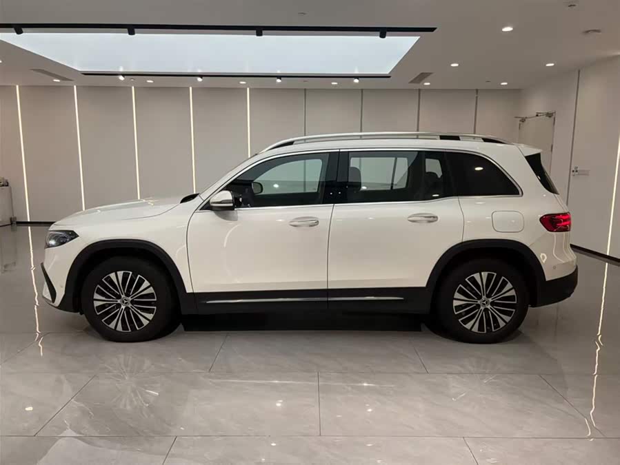 Mercedes-Benz EQB Class 2025 car image #5