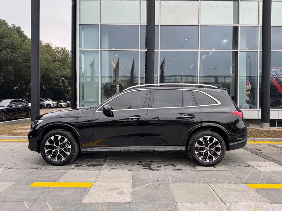 Mercedes-Benz GLC Class 2024 #5 Mercedes-Benz GLC Class 2024 car image #5