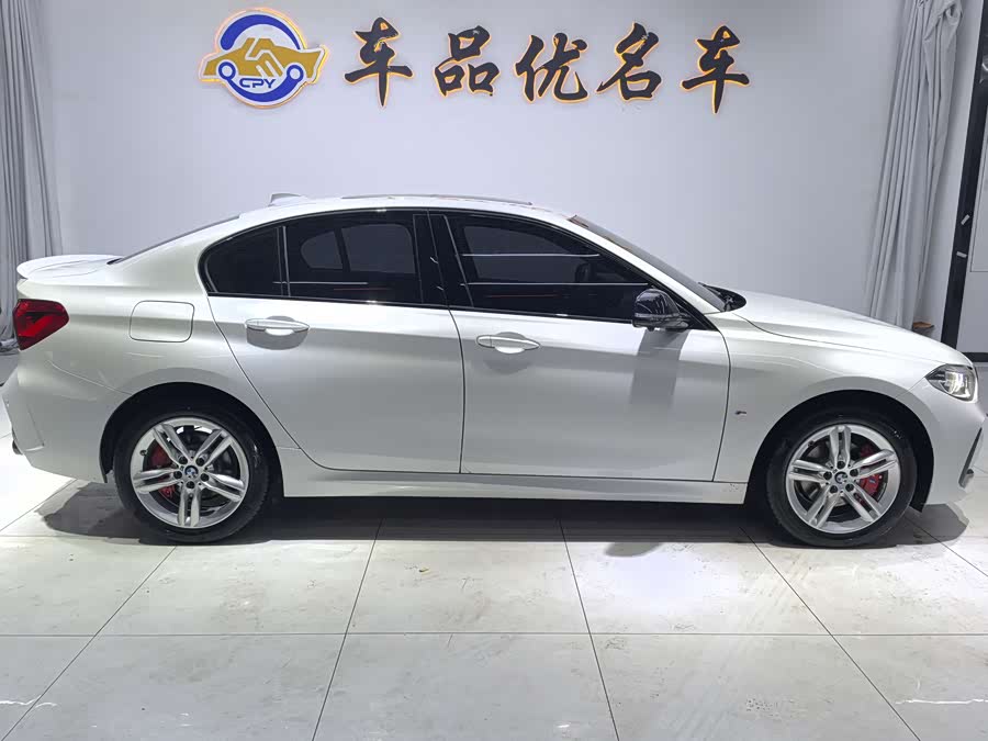 BMW 1 Series 2023 صورة سيارة #5