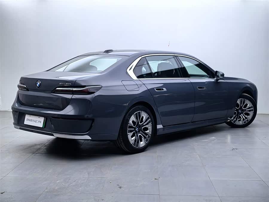 BMW i7 2024 car image #5