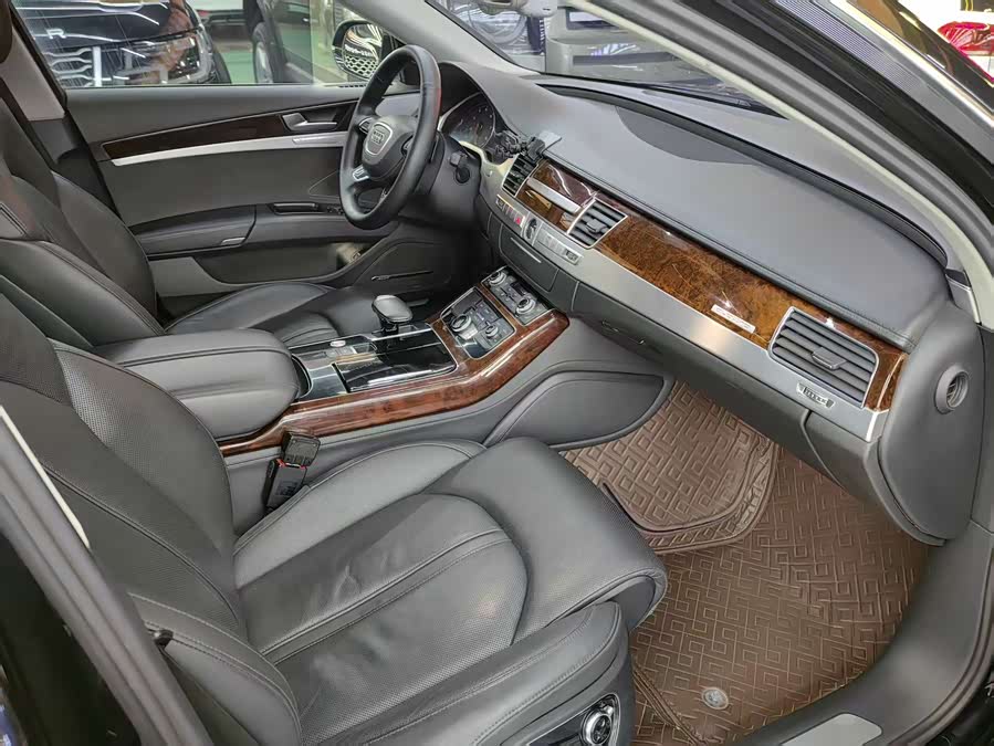 Audi A8 2014 car image #5