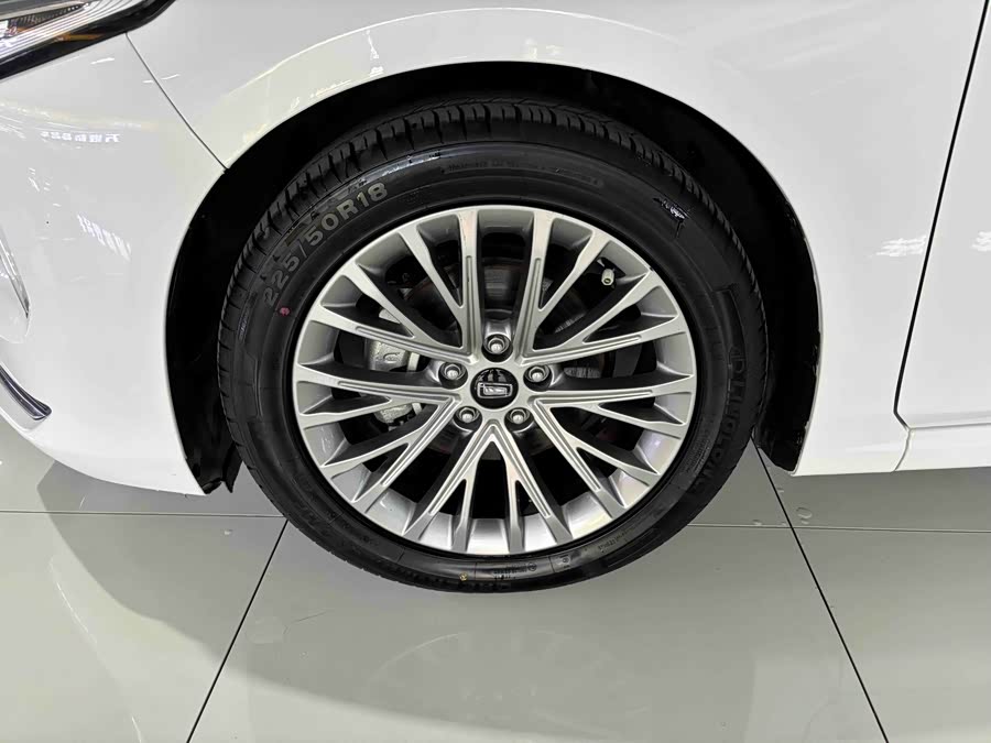 2023 car image #5