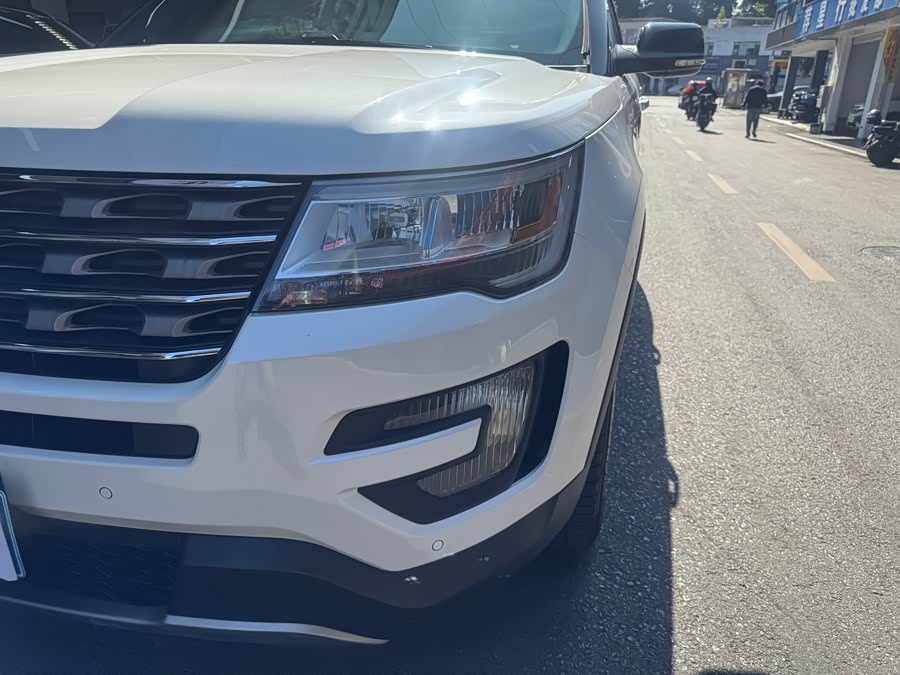 Ford Explorer (Imported) 2016 car image #5