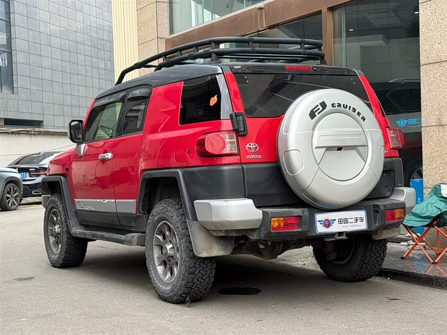 Toyota FJ Cruiser 2012 car image #5