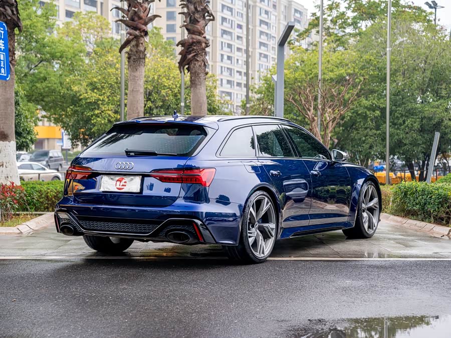 Audi RS 6 2021 car image #5