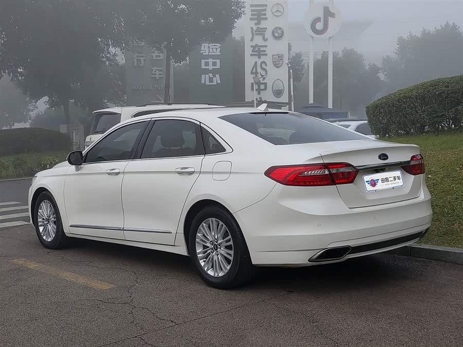 Ford Taurus 2019 car image #5