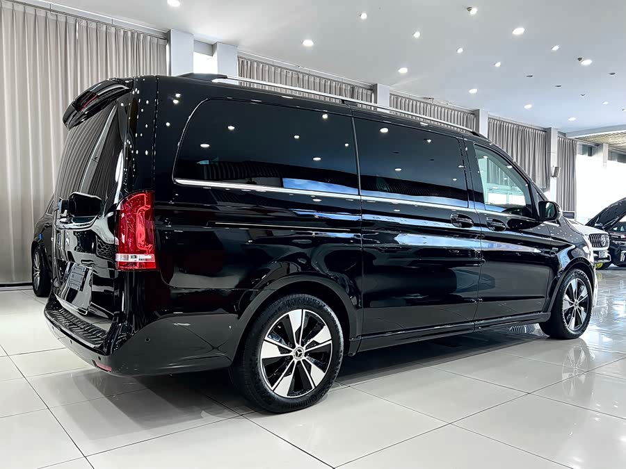 Mercedes-Benz V Class 2023 immagine di auto #5