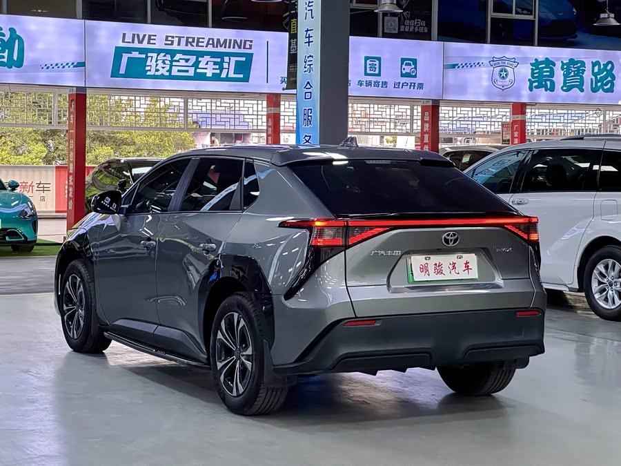 Toyota bZ4X 2023 immagine di auto #5