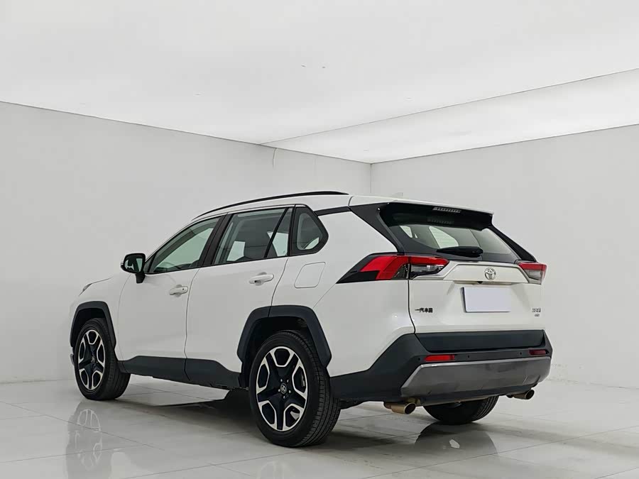 Toyota RAV4 2020 #5 Toyota RAV4 2020 car image #5