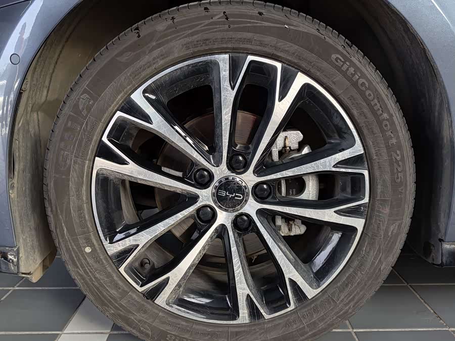 BYD Seal 2025 car image #5