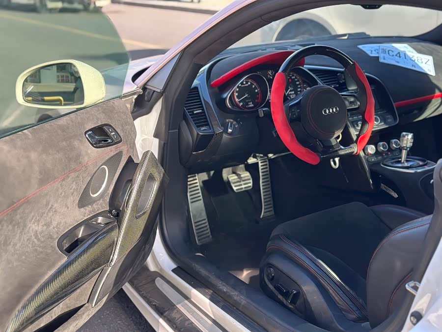 Audi R8 2012 immagine di auto #5