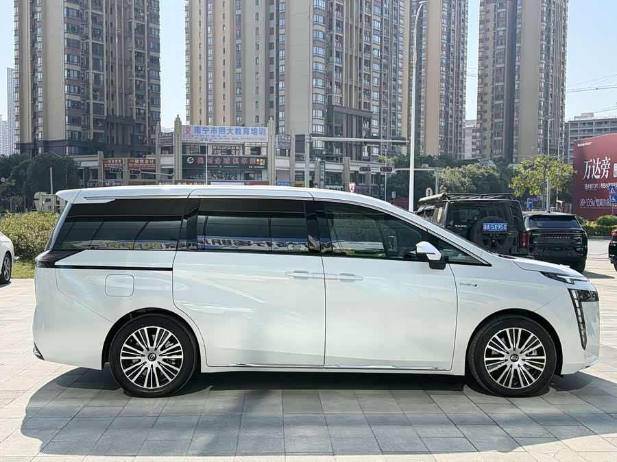 GAC Trumpchi E8 New Energy 2025 car image #5