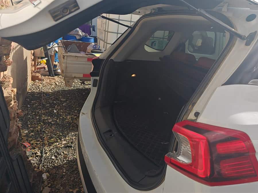 Forthing T5 2019 immagine di auto #5