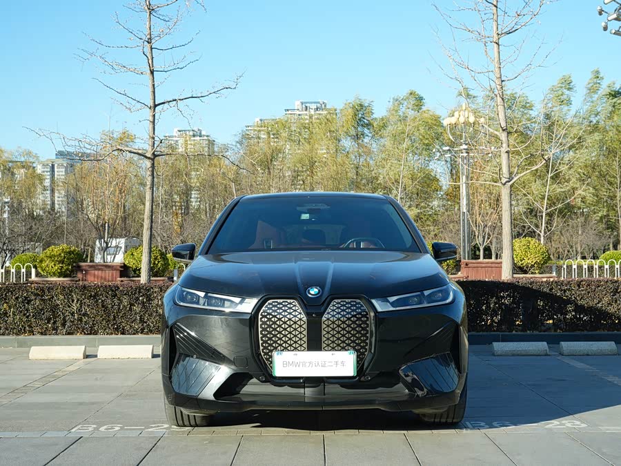 BMW iX M60 2024 car image #5