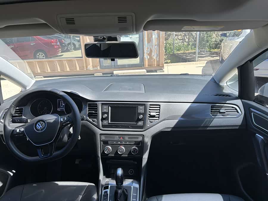 Volkswagen Golf Sportsvan 2018 car image #5