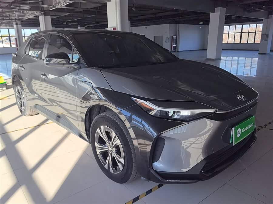 Toyota bZ4X 2022 immagine di auto #5