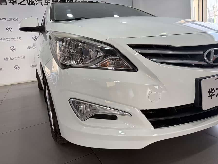 Hyundai Reina 2016 #5 Hyundai Reina 2016 car image #5