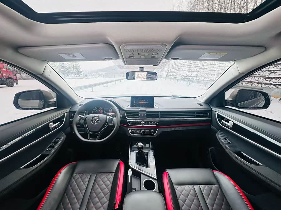 Forthing T5 2020 immagine di auto #5