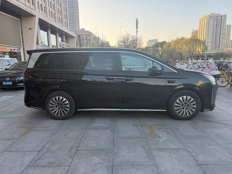 BYD Xia 2025 #5 BYD Xia 2025 car image #5