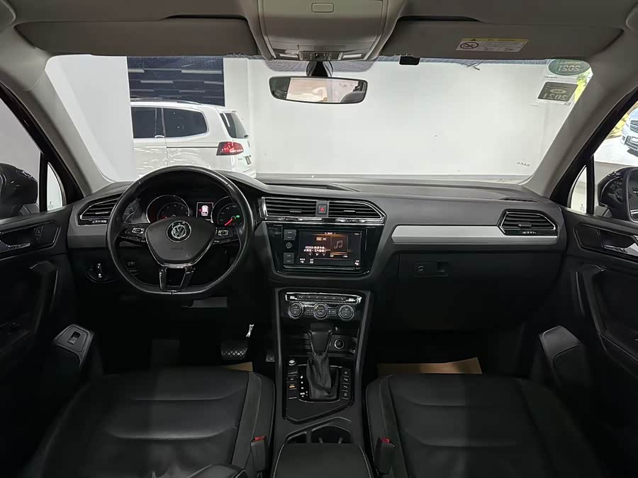 Volkswagen Tiguan L 2022 car image #5