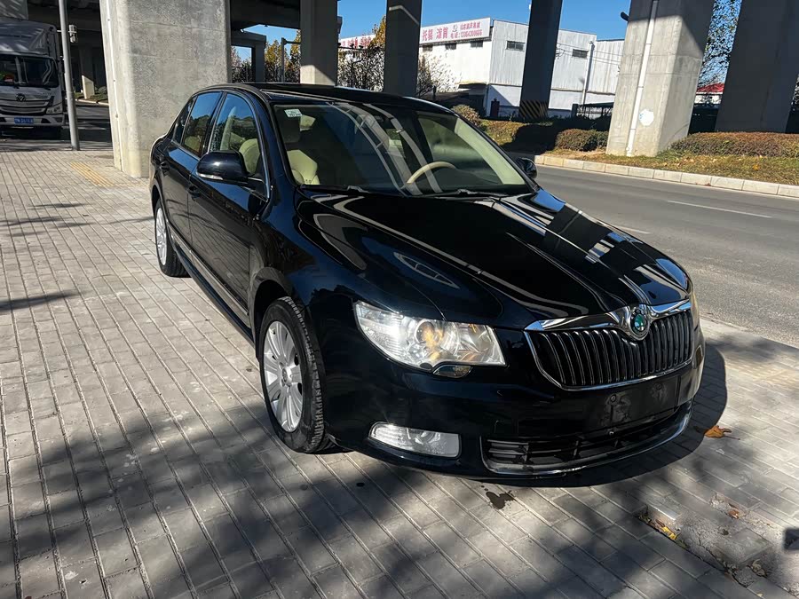 Skoda Superb 2013 car image #5