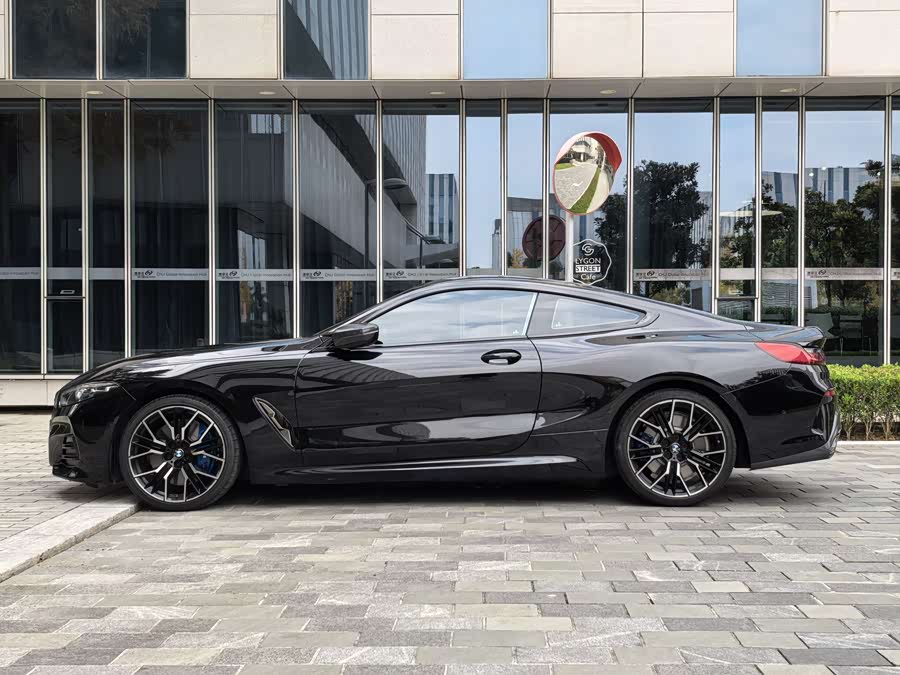 BMW 8 Series 2023 car image #5