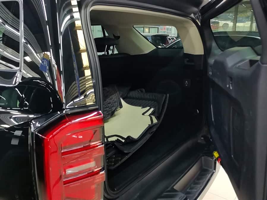 Tank 400 2024 car image #5