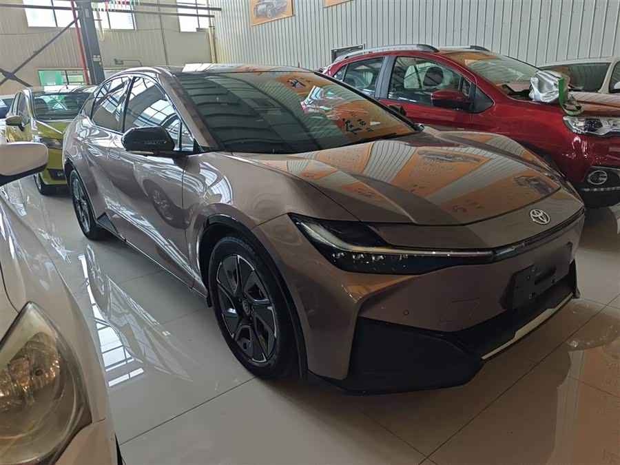 Toyota bZ3 2023 immagine di auto #5