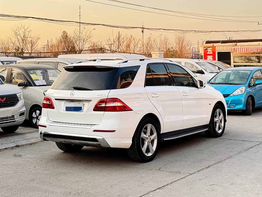 Mercedes-Benz M Class 2012 car image #5