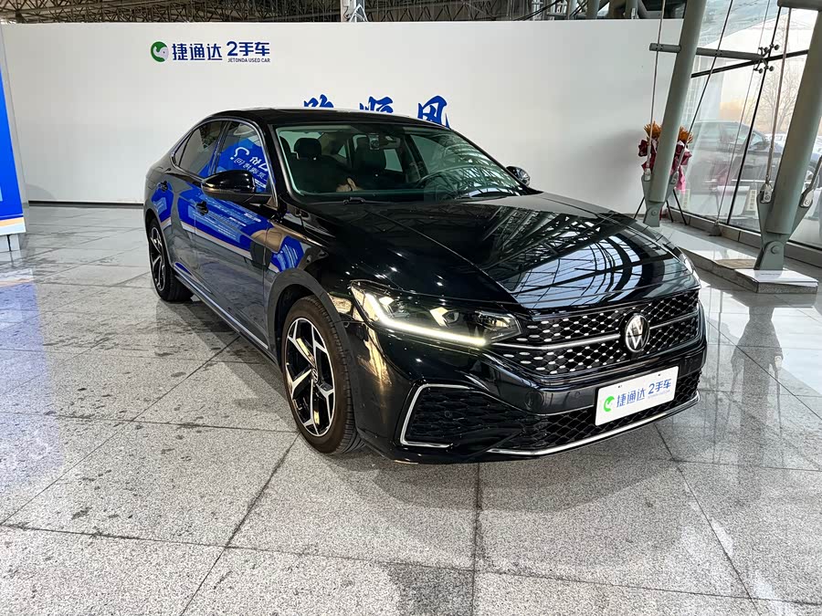 Volkswagen Passat 2023 car image #5