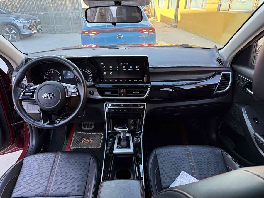 Kia Stonic 2020 изображение автомобиля #5