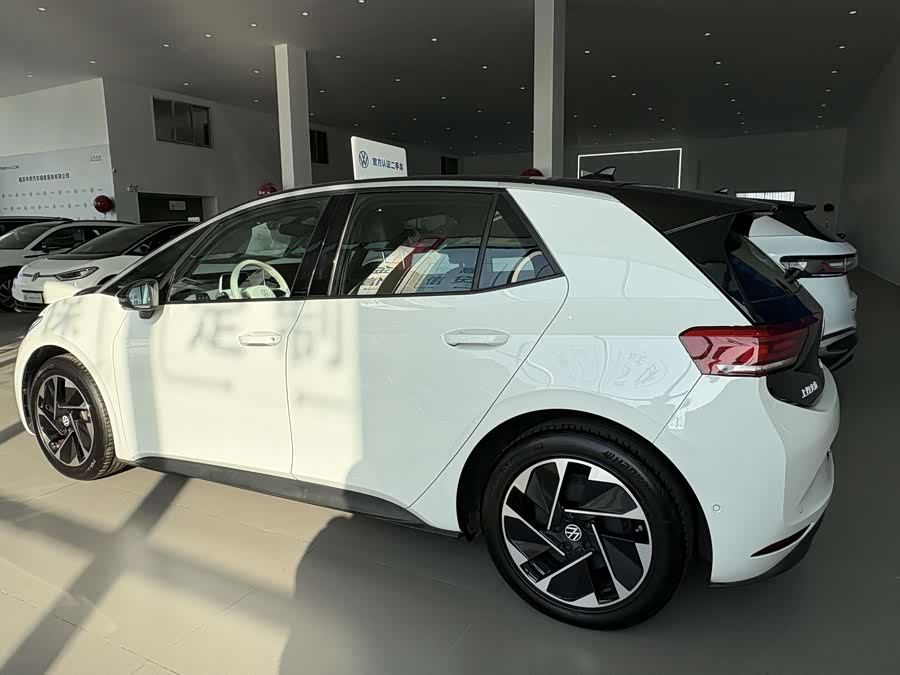 Volkswagen ID.3 2024 immagine di auto #5