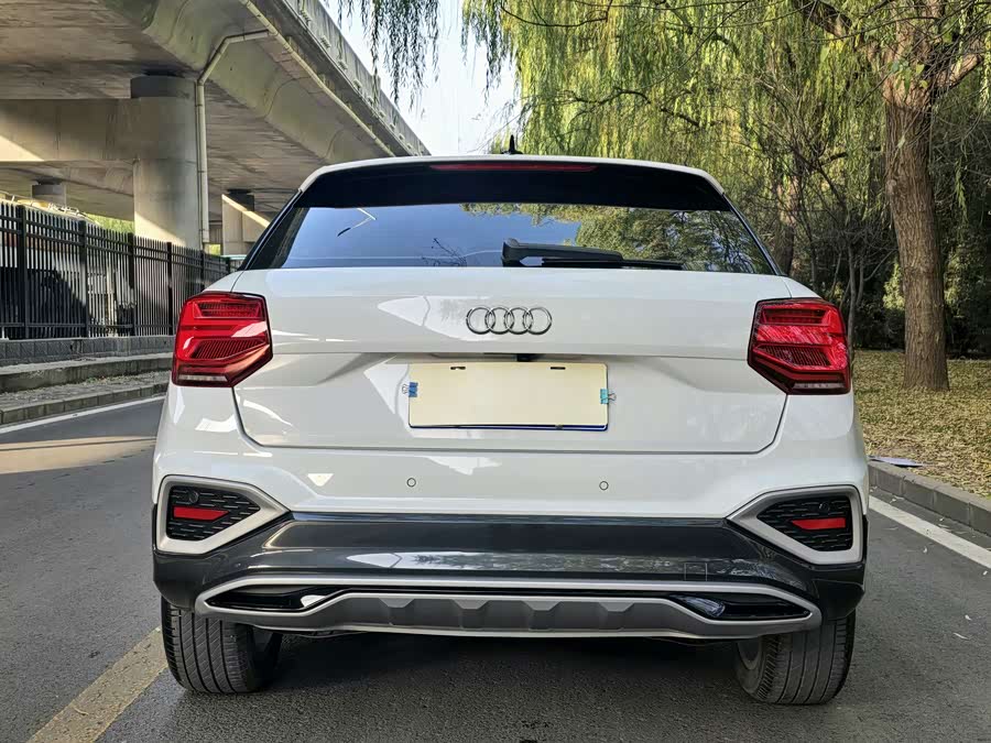 Audi Q2L 2022 car image #5