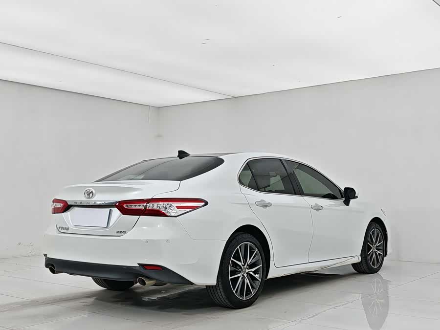 Toyota Camry 2022 car image #5