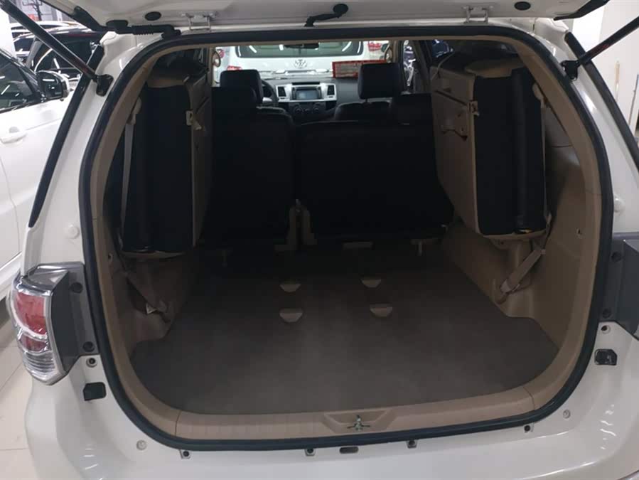 Toyota Fortuner 2016 immagine di auto #5