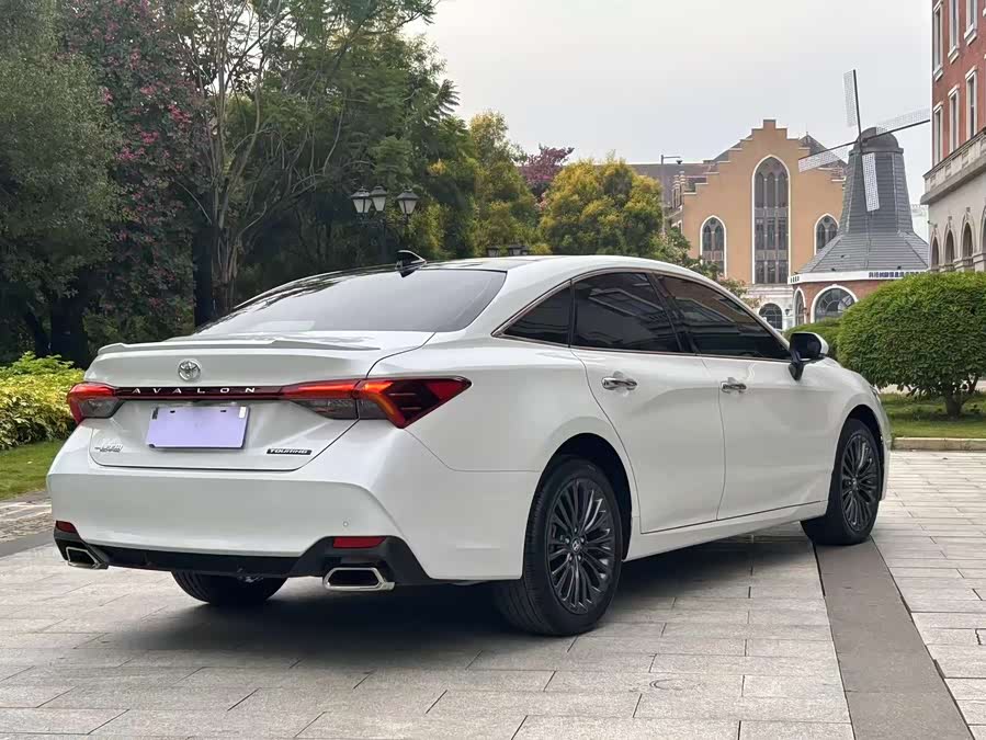 Toyota Avalon 2024 car image #5