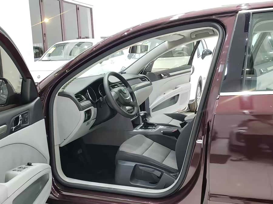 Skoda Superb 2012 imagen de coche #5