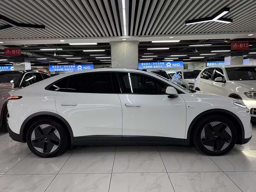 2025 car image #5