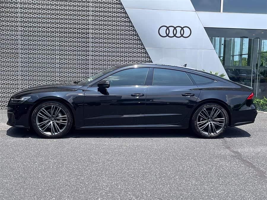 Audi A7 2023 car image #5