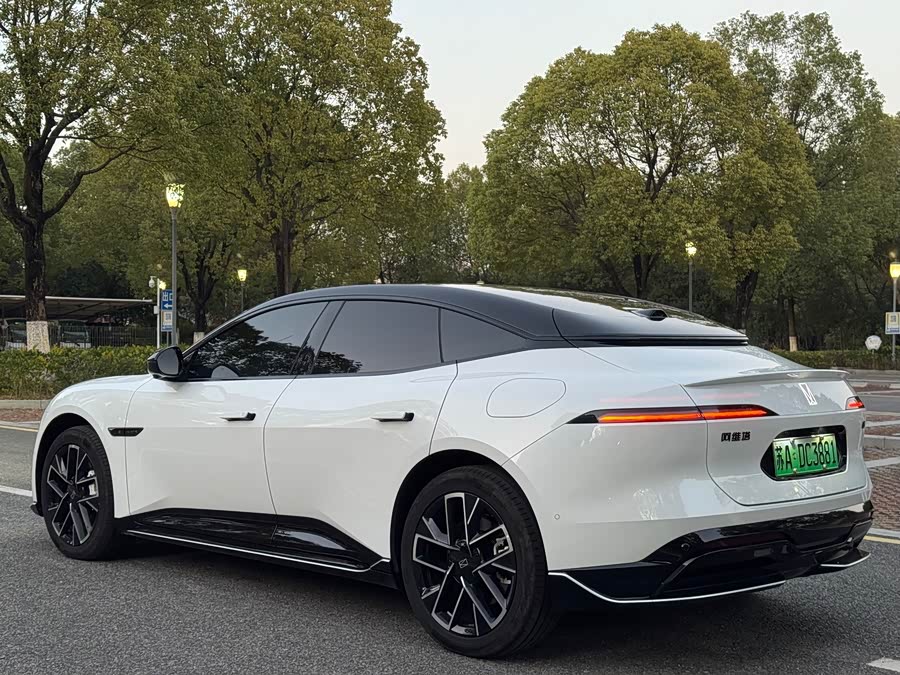 阿维塔 阿维塔06 2025 汽车图片 #5