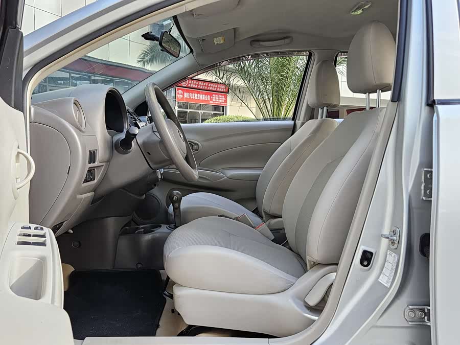 Nissan Sunny 2011 #5 Nissan Sunny 2011 car image #5