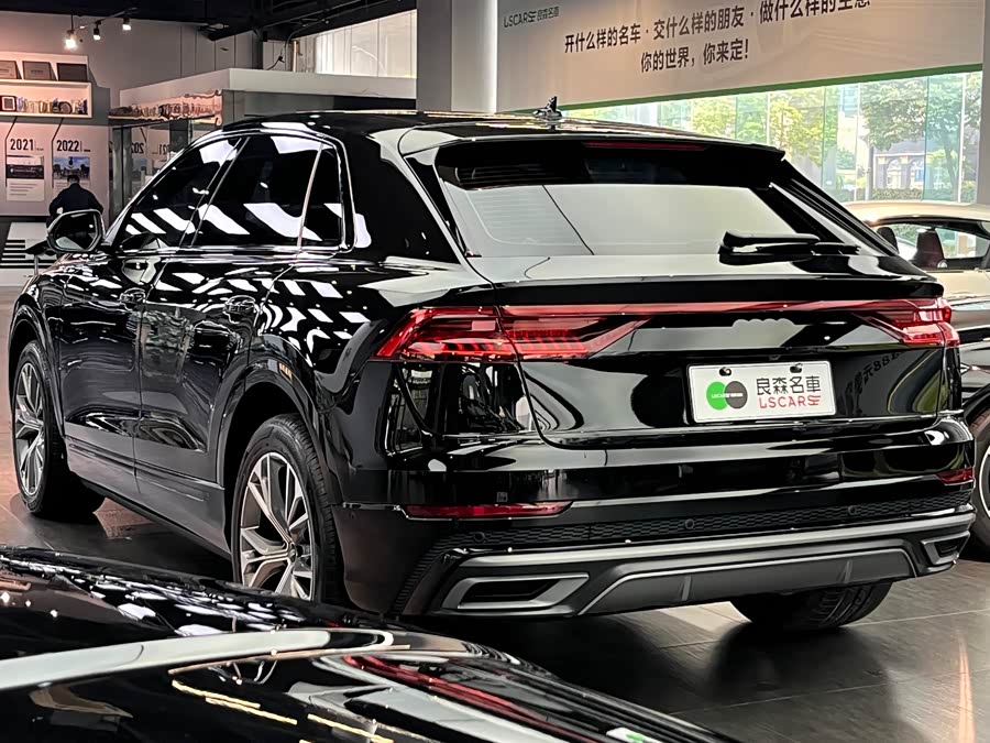 Audi Q8 2022 car image #5