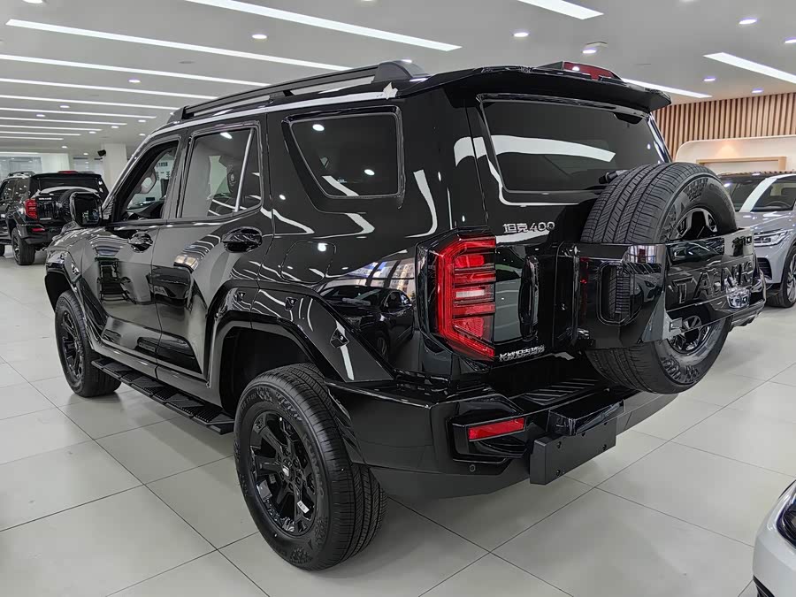 Tank 400 #5 Tank 400 car image #5