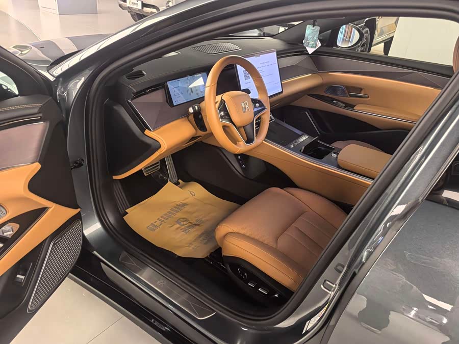 BYD HanL 2025 car image #5