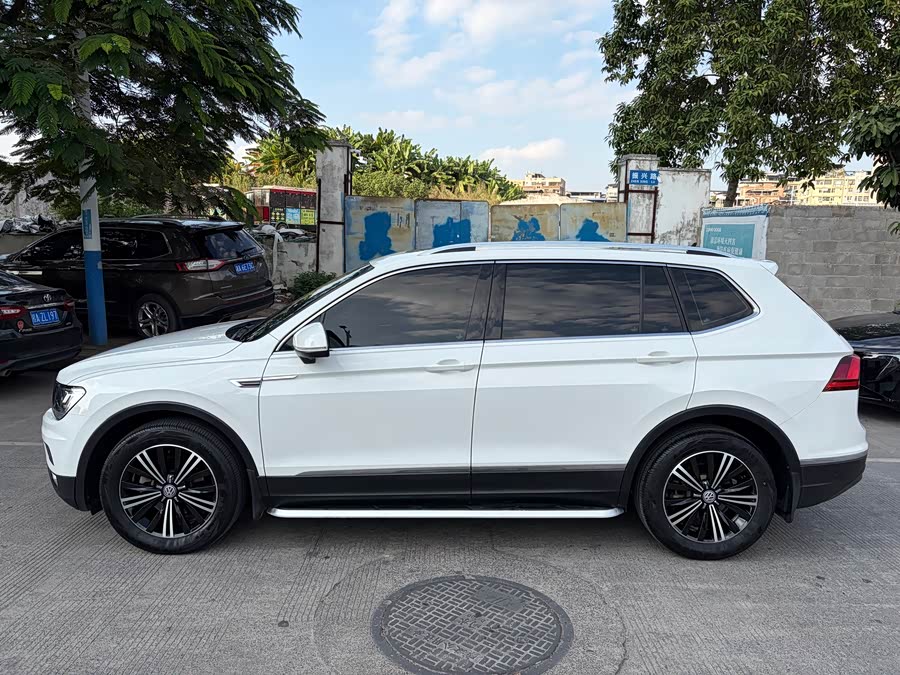 Volkswagen Tiguan L 2019 #5 Volkswagen Tiguan L 2019 car image #5