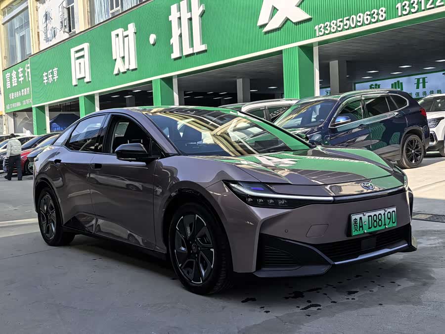 Toyota bZ3 2023 immagine di auto #5