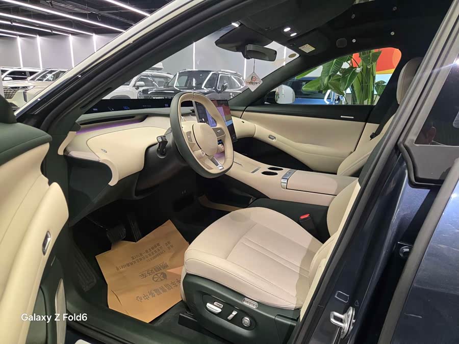 MI YU7 2025 car image #5