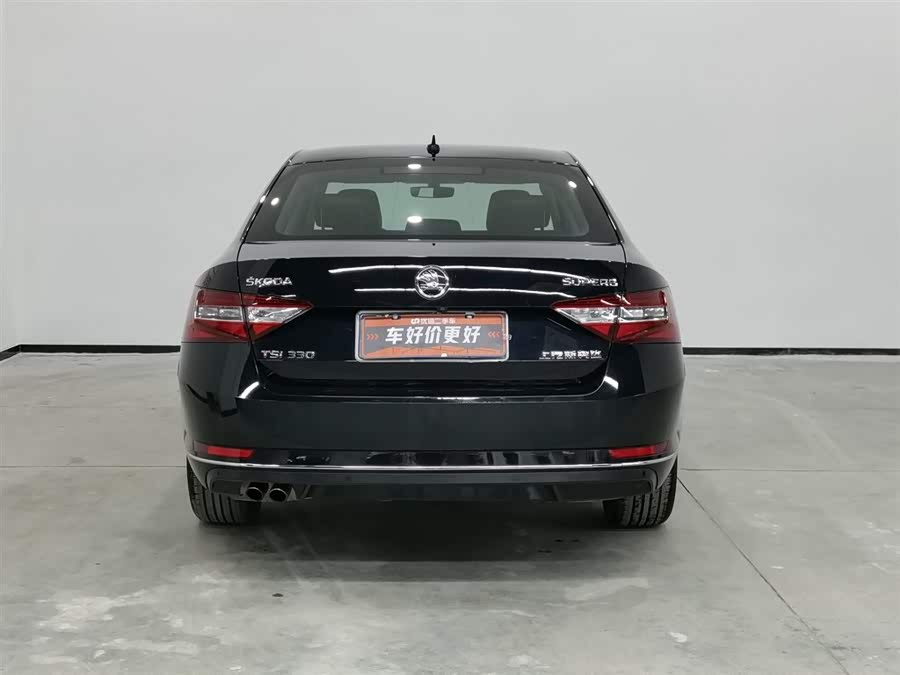 Skoda Superb 2018 car image #5