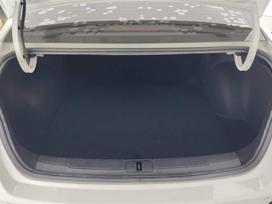 Roewe i5 2022 car image #5